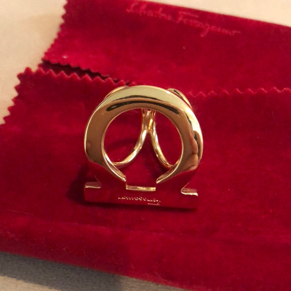 Ferragamo scarf ring